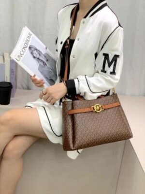 MICHAEL KORS JET SET MONOGRAM PRINT SHOULDER BAG (BROWN)