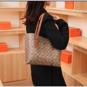 COACH_MOLLIE TOTE 25 IN SIGNATURE CANVAS WOMENS CROSSBODY BAG WIH DUST COVER